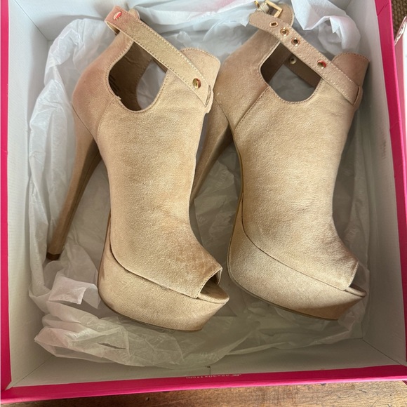 JustFab Beige Peep-Toe Platform Heels - Picture 1 of 4